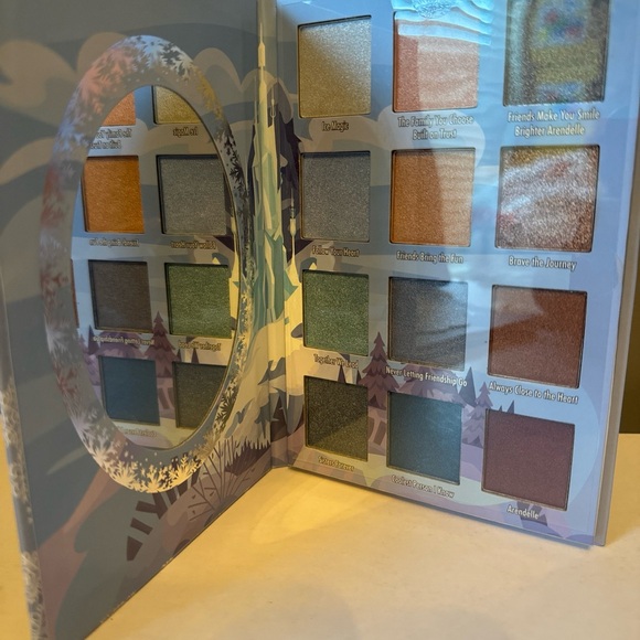 Disney Elsa Frozen Eye Shadow palette - Picture 3 of 4